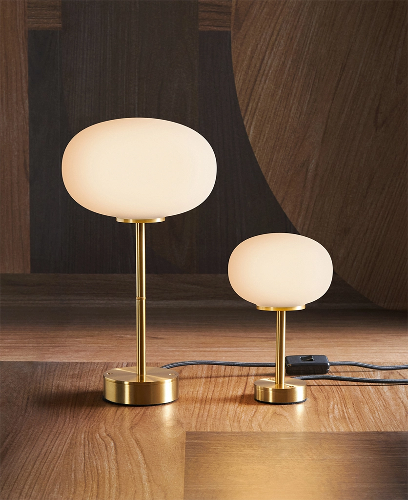 Gold Waldorf table lamp